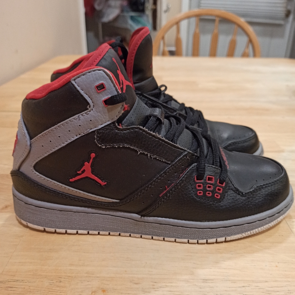 Jordan 1 Flight 'Black Gym Red' size 5